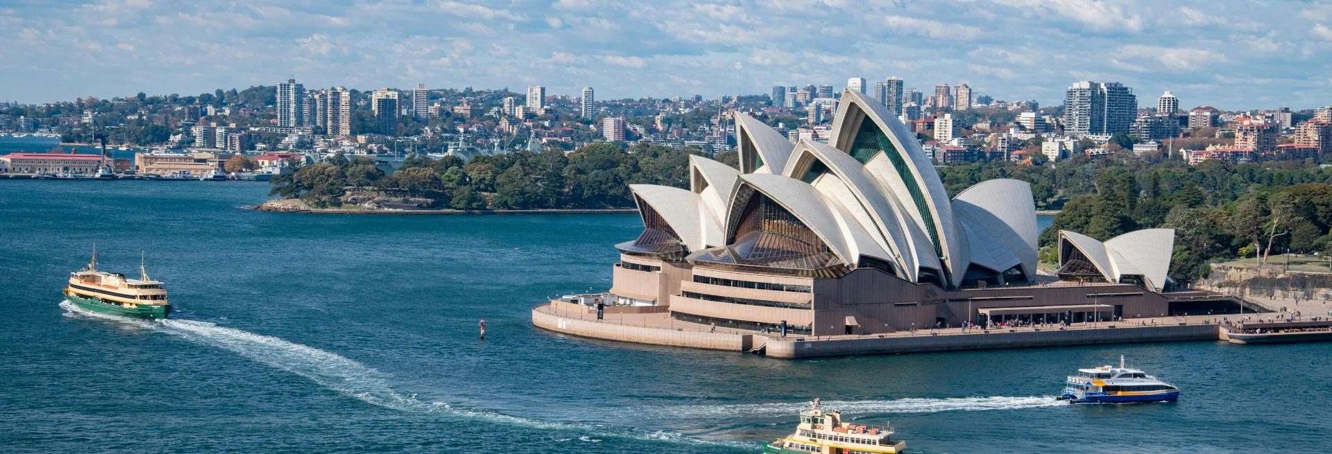 <p>First Class Flights to Australia</p>