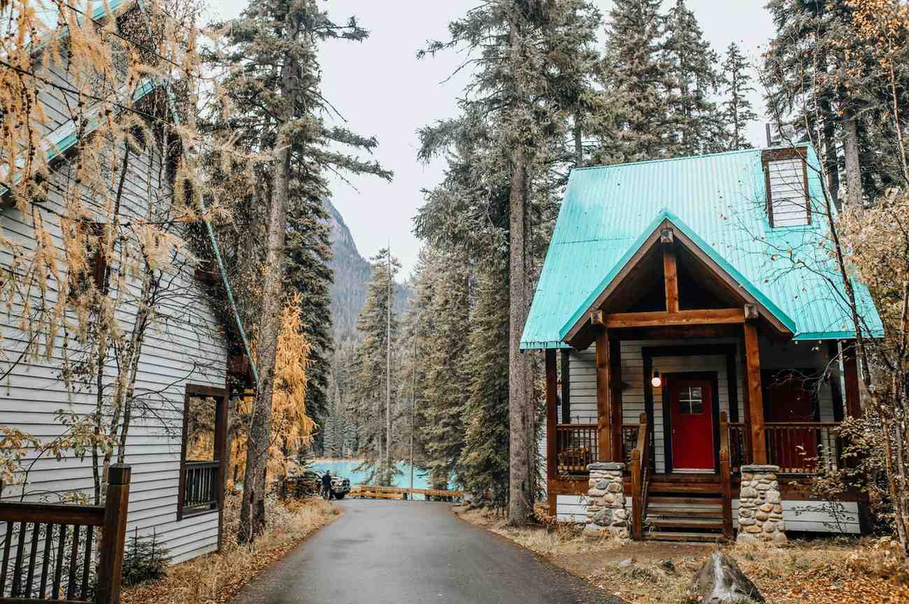 <p>Cabins and lodges</p>