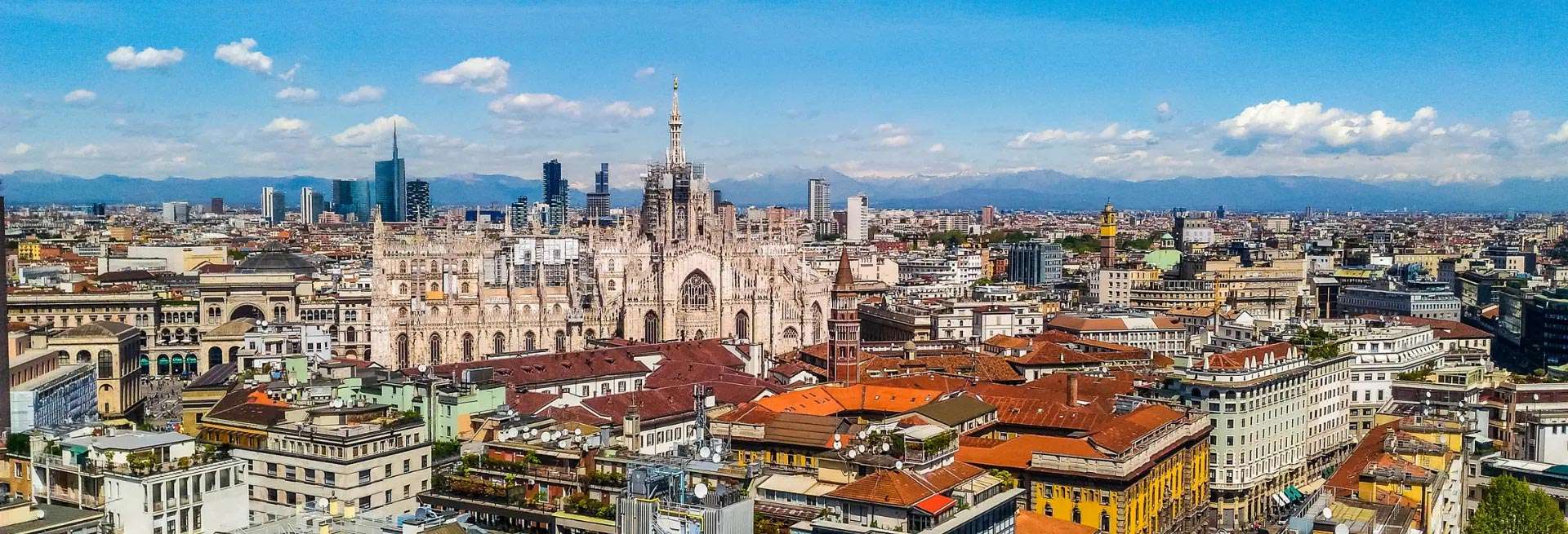 <p>Business Class flights to Milan</p>