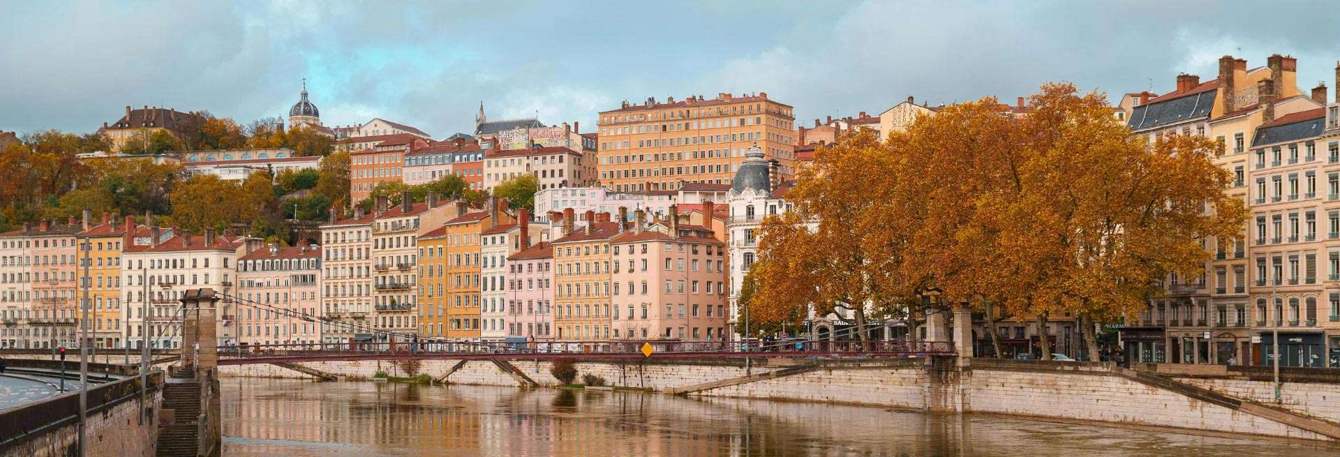 <p>Business Class flights to Lyon</p>